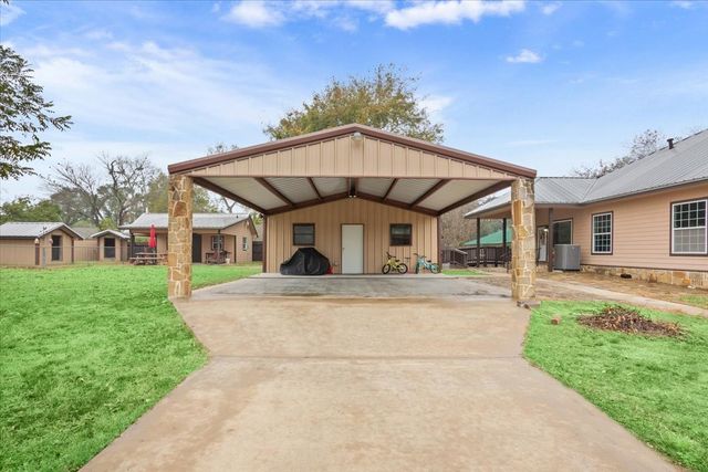 901 N Magnolia Avenue, Hubbard, TX 76648