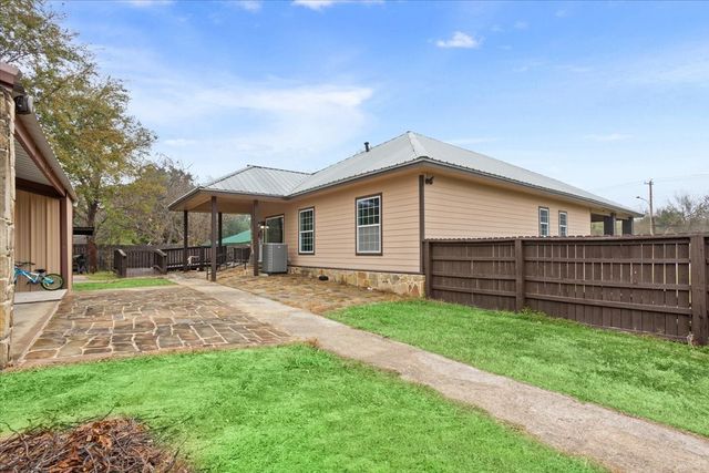 901 N Magnolia Avenue, Hubbard, TX 76648