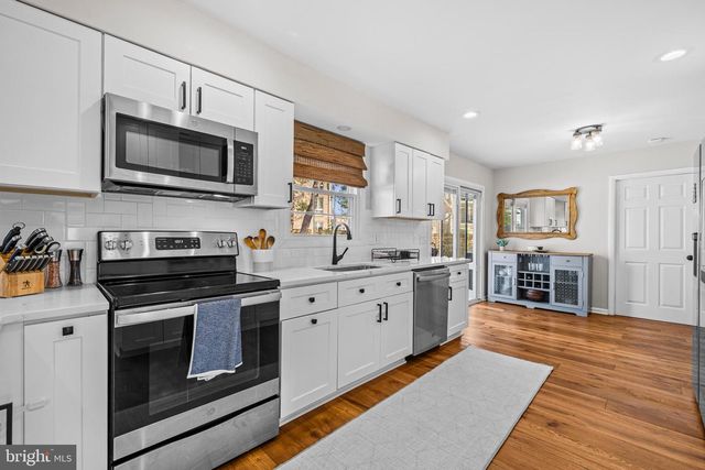 4103 MEADOW HILL LN, Fairfax, VA 22033