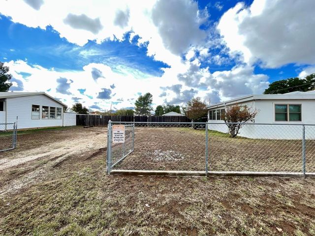 509 N 2nd St., Alpine, TX 79830