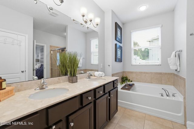 59 LOCHNAGAR MOUNTAIN Drive, St. Johns, FL 32259