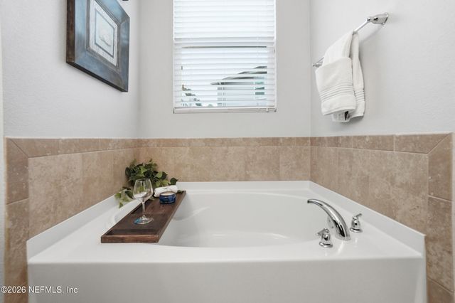 59 LOCHNAGAR MOUNTAIN Drive, St. Johns, FL 32259