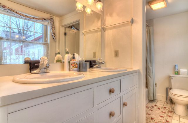 41 Lawrence Hill Road, Weston, VT 05161