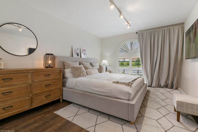 13504 Fountain View Boulevard, Wellington, FL 33414