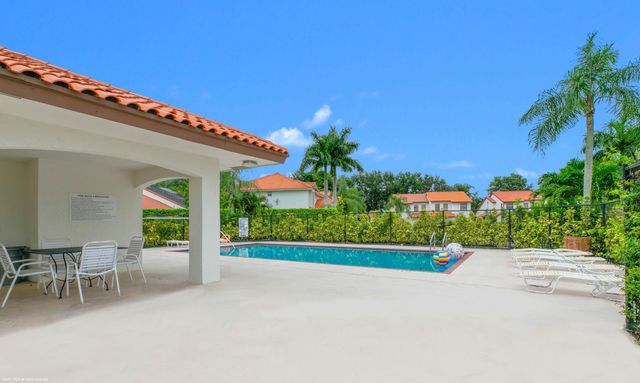 13504 Fountain View Boulevard, Wellington, FL 33414