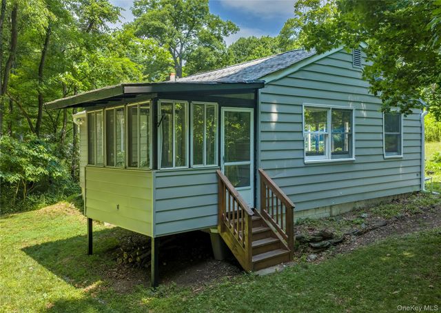 28 Birch Terrace, Pawling, NY 12564