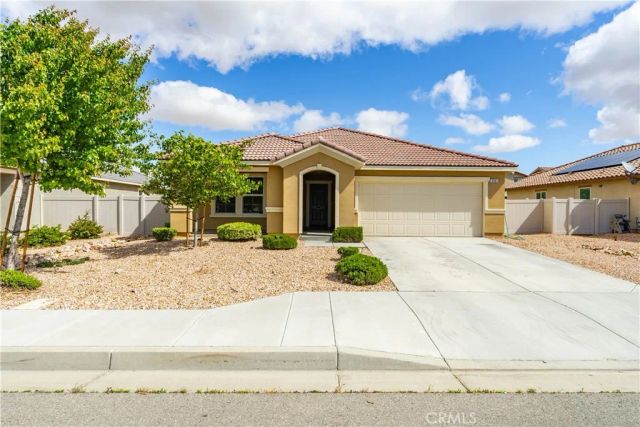 3561 Garnet Ln, Lancaster, CA 93535