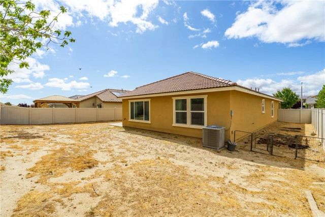 3561 Garnet Ln, Lancaster, CA 93535