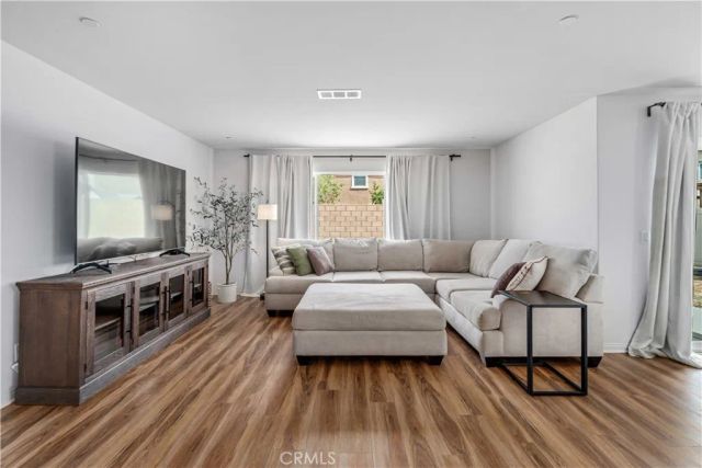 3561 Garnet Ln, Lancaster, CA 93535