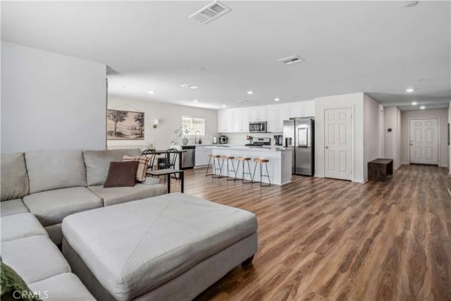 3561 Garnet Ln, Lancaster, CA 93535
