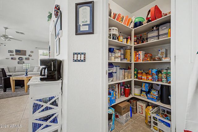 9728 E GOLDEN Street, Mesa, AZ 85207
