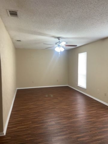 721 Lindenwood Drive, Lancaster, TX 75134