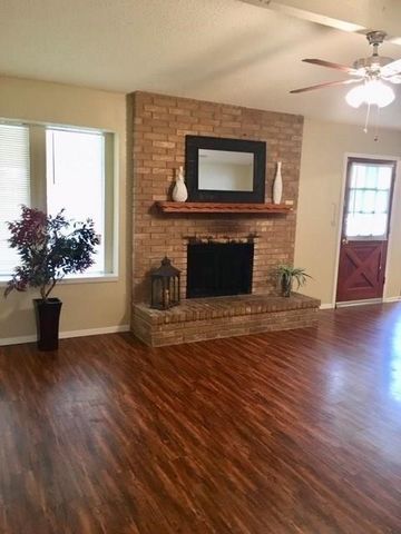 721 Lindenwood Drive, Lancaster, TX 75134