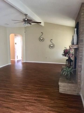 721 Lindenwood Drive, Lancaster, TX 75134