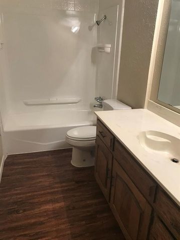 721 Lindenwood Drive, Lancaster, TX 75134