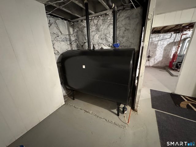 90 Larchmont Avenue, Waterbury, CT 06708