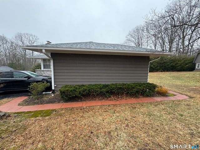 90 Larchmont Avenue, Waterbury, CT 06708