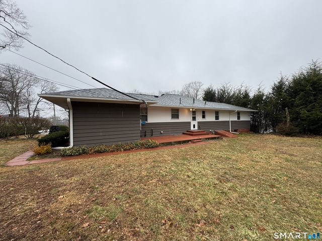 90 Larchmont Avenue, Waterbury, CT 06708