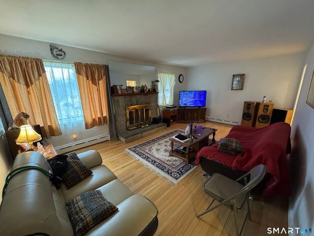 90 Larchmont Avenue, Waterbury, CT 06708