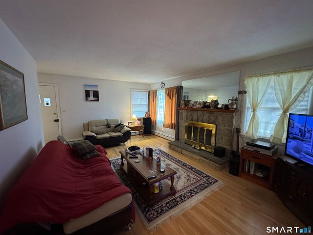 90 Larchmont Avenue, Waterbury, CT 06708