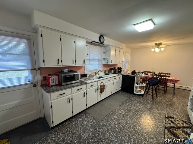 90 Larchmont Avenue, Waterbury, CT 06708