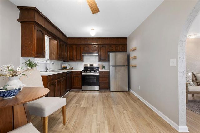 323 Gladstone Drive, Blue Springs, MO 64014