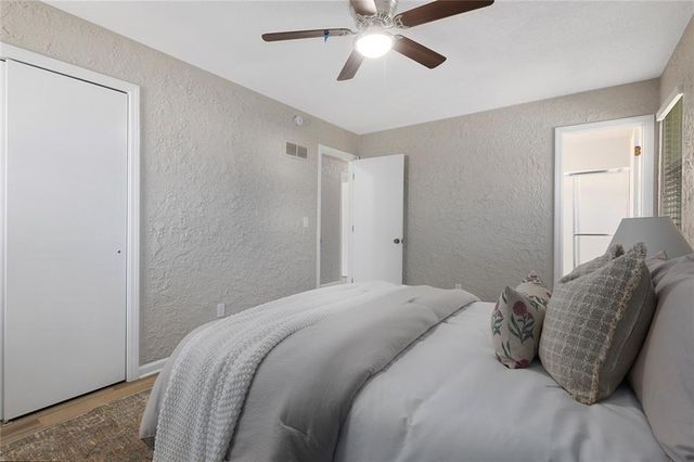 323 Gladstone Drive, Blue Springs, MO 64014