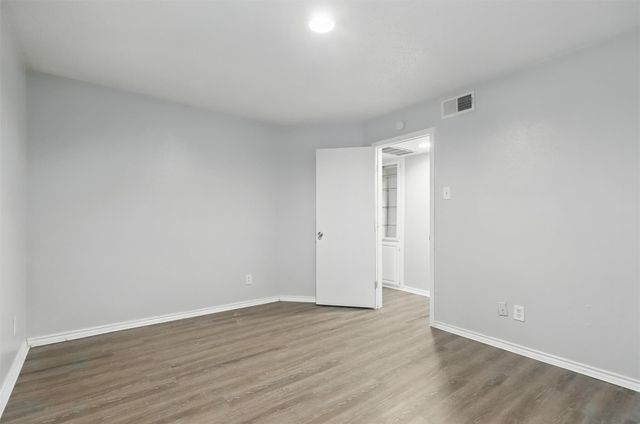 1513 E Interstate 30 126, Garland, TX 75043