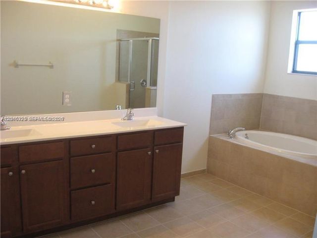16585 SW 42nd Way 0, Miami, FL 33185