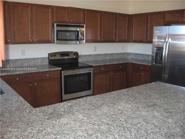 16585 SW 42nd Way 0, Miami, FL 33185