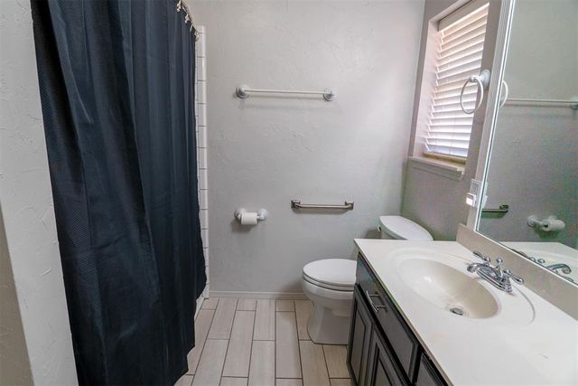 1221 NW 181st Street, Edmond, OK 73003