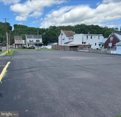 400 S MILL ST, Saint Clair, PA 17970