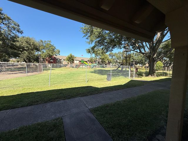 10372 Hammerly Boulevard 25, Houston, TX 77043