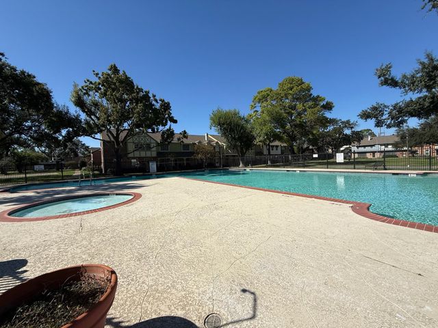 10372 Hammerly Boulevard 25, Houston, TX 77043