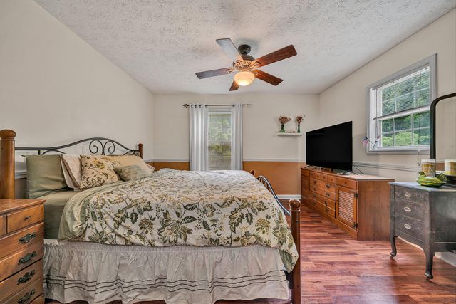 1145 FARMINGTON RD, Hardy, VA 24101