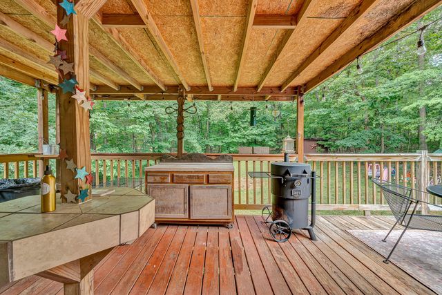 1145 FARMINGTON RD, Hardy, VA 24101