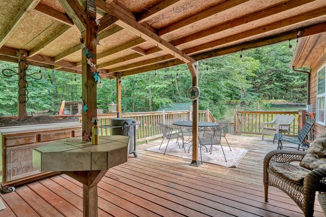 1145 FARMINGTON RD, Hardy, VA 24101