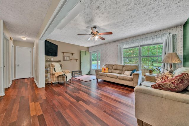 1145 FARMINGTON RD, Hardy, VA 24101
