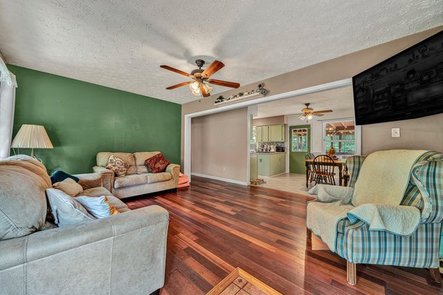 1145 FARMINGTON RD, Hardy, VA 24101