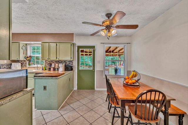 1145 FARMINGTON RD, Hardy, VA 24101