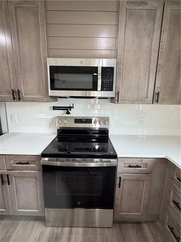 207 W 2nd Street, Creighton, MO 64739