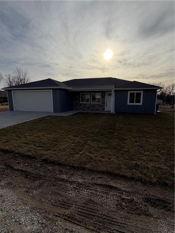 207 W 2nd Street, Creighton, MO 64739