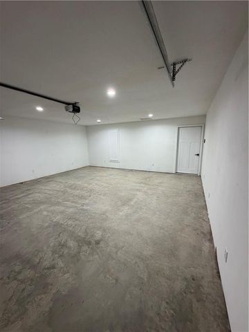 207 W 2nd Street, Creighton, MO 64739