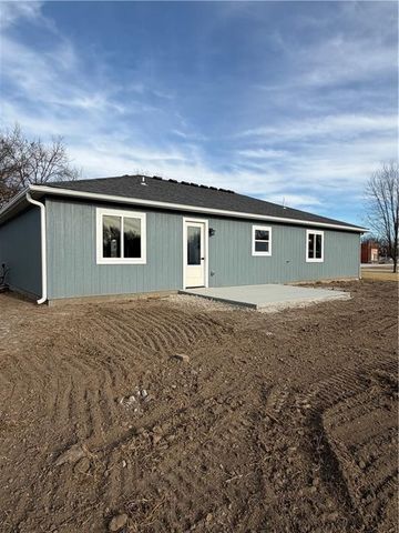 207 W 2nd Street, Creighton, MO 64739