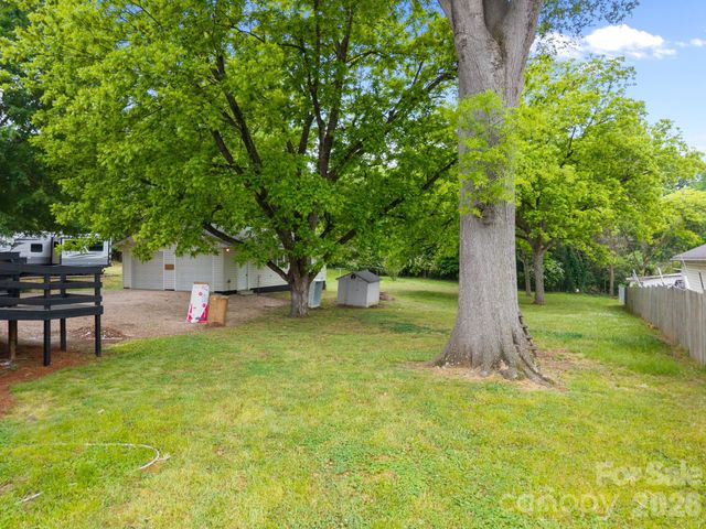 2407 N Main Street, Kannapolis, NC 28081