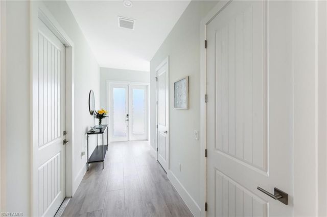 596 111th AVE N, Naples, FL 34108