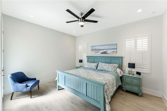 596 111th AVE N, Naples, FL 34108