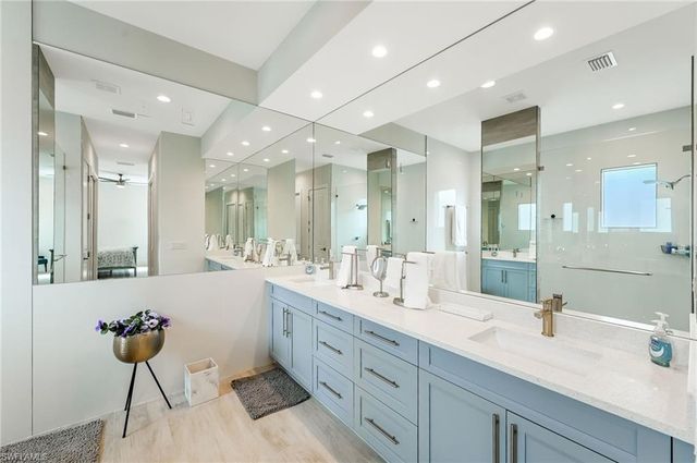 596 111th AVE N, Naples, FL 34108