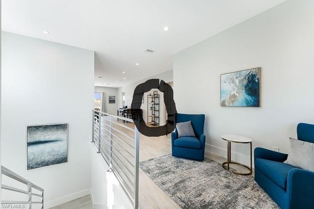 596 111th AVE N, Naples, FL 34108