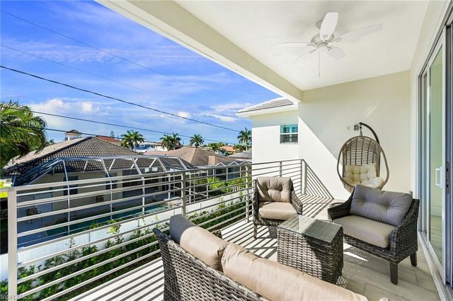 596 111th AVE N, Naples, FL 34108